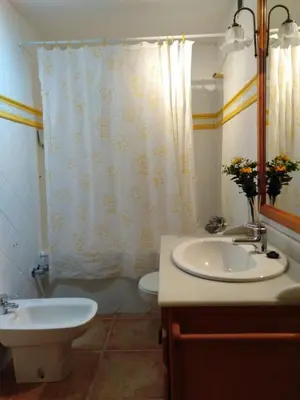 Un baño de Casa Rural O´LIENO