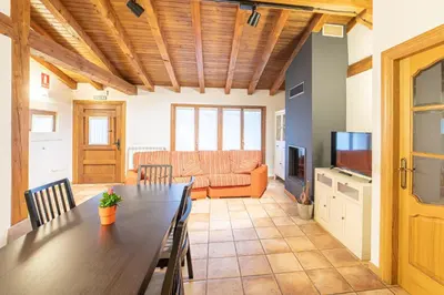 Una televisión o centro de entretenimiento en Casa rural Gibelea txiki