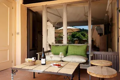 Bebidas en Amplio apartamento rural con terraza