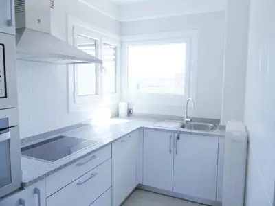 Una cocina o zona de cocina en Apartamento luminoso, funcional y amplio en zona hospitalaria