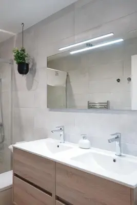 Un baño de Apartaments la Rambla - Arbequina - 6 persones
