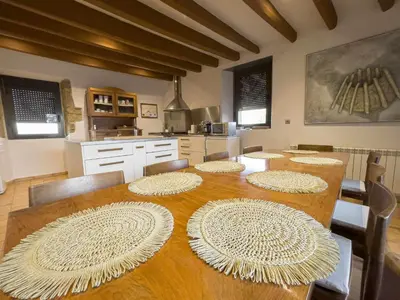 Una cocina o zona de cocina en Masia de Queralt Luxury Casa Rural Spa y Vistas