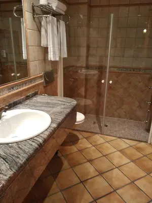 Un baño de HOTEL EL CASTELL