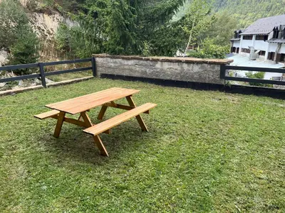 Jardín al aire libre en Apartamento a pie de pistas de Espot ZZ House
