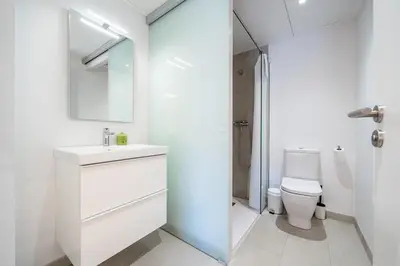 Un baño de Hauzify I Apartaments Montblanc