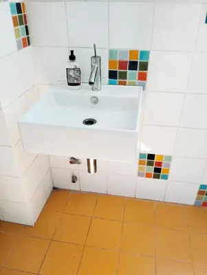Plano de Quiet basic room in hosts house ideal for bikes and walking the camino