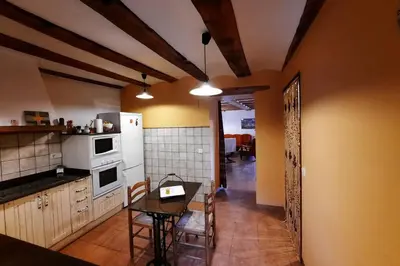 Una cocina o zona de cocina en CA JOAN a VILLORES, Els Ports (País Valencià)