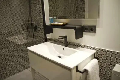 Un baño de MOCHO- RURAL- HOME VILLANUEVA A