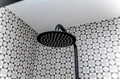 Un baño de MOCHO- RURAL- HOME VILLANUEVA A