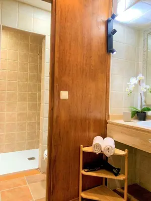 Un baño de Casa Rural Las Migas