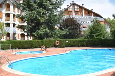 Piscina en o cerca de Acogedor apartamento con piscina compartida y opción a parking