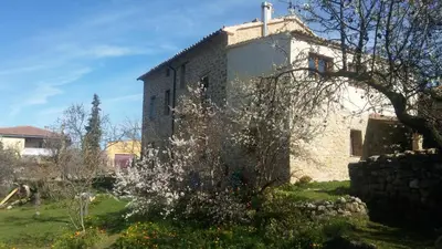 Jardín al aire libre en Casa Rural en el Matarraña.