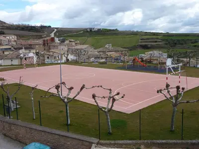 Instalaciones para jugar a tenis o squash en Arkupe Etxea o alrededores