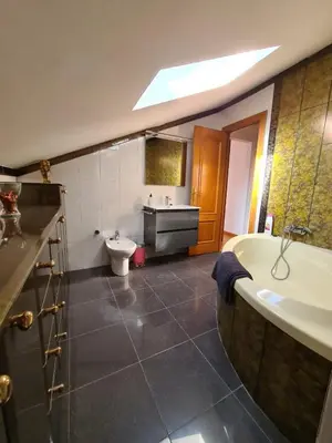 Un baño de Dos Torres Ático Dúplex - Céntrico con Vistas a la Ciudad