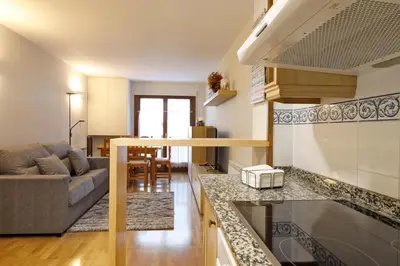 Una cocina o zona de cocina en Apartamento Besiberri Vielha