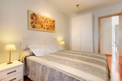 Cama o camas de una habitación en La casita de Carol, apartamento con piscina y spa