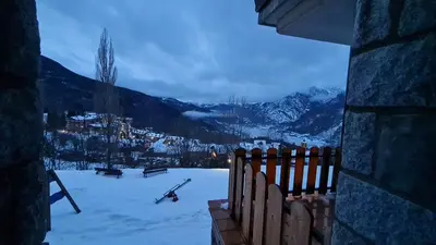Tuhogarencerler parking y taquilla en pistas en invierno