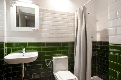 Un baño de Priorat Aparthotel