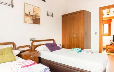 Cama o camas de una habitación en 2 Bedroom Beautiful Home In Montalbán
