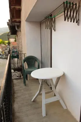 Un balcón o terraza de Casa Blascosanz - piso para 6 personas en el pirineo