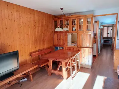 Una cocina o zona de cocina en Apartamento con maravillosas vistas al lado de la estación