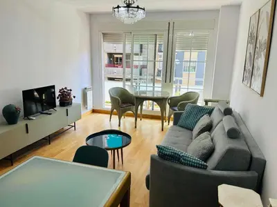 Una televisión o centro de entretenimiento en Miguel Servet con GARAJE INCLUIDO