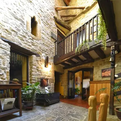 Zona de estar de palacio de Orisoain