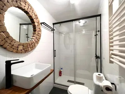 Un baño de Casa Sinera - L'Amfitriona