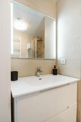 Un baño de ROSANA BY CARDI SUITES