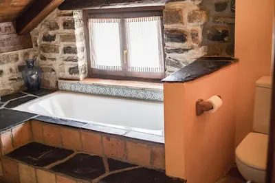 Un baño de Casa Rural Borau