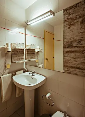 Un baño de Hotel BONCOMPTE