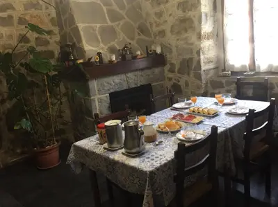Comida en o cerca of this country house