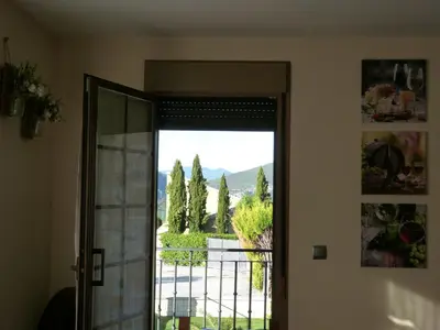 Vista general de una montaña o vista desde la casa o chalet