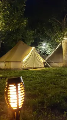 Jardín al aire libre en Camping Llavorsi