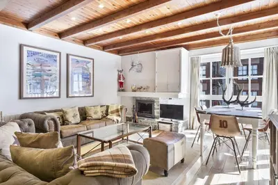 Zona de estar de Luderna - Apartamento Val de Ruda A19 de Saumet