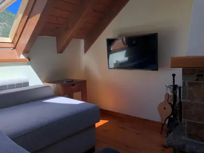 Una televisión o centro de entretenimiento en Cal Roger D'Esterri