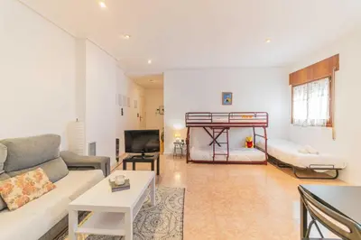 Zona de estar de Amplio apartamento junto a la Basílica del Pilar by CABANA Rentals