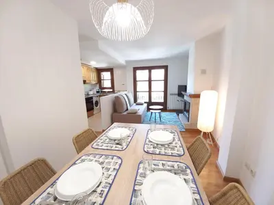 Una cocina o zona de cocina en BPIRINEOS-Parque Los Tilos 1