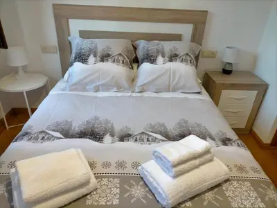 Cama o camas de una habitación en BPIRINEOS-Parque Los Tilos 2