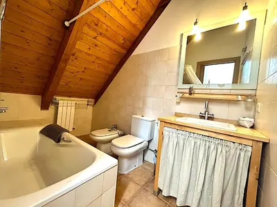Un baño de Dúplex amb vistes fantàstiques al centre d'Esterri d'Àneu by RURAL D'ÀNEU
