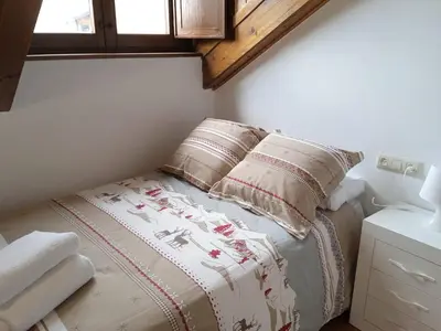 Cama o camas de una habitación en BPIRINEOS-Parque Los Tilos 4