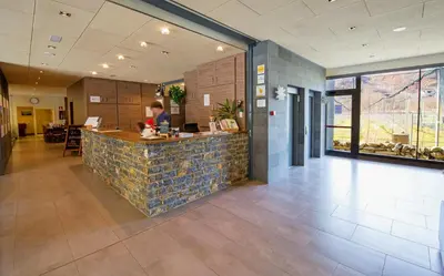 El vestíbulo o zona de recepción de Aparthotel Trainera