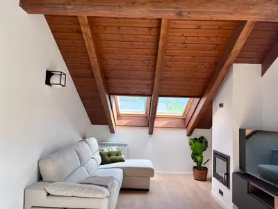 Una televisión o centro de entretenimiento en BPIRINEOS-Pico Cerler