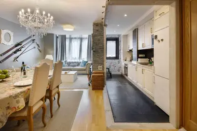 Una cocina o zona de cocina en Fuente del Tesoro, dúplex vacacional en Panticosa