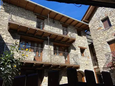 Un balcón o terraza de Fantàstica casa amb llar de foc