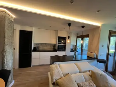 Una cocina o zona de cocina en San Bernardo Apartamento de lujo con ascensor, Wifi y vistas a Collarada
