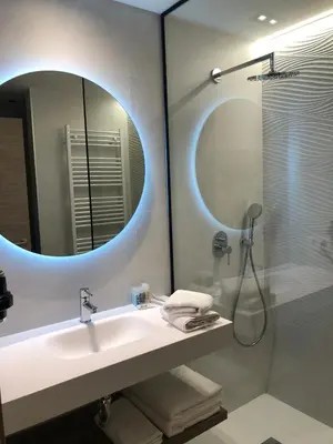 Un baño de HOTEL MONTE PERDIDO