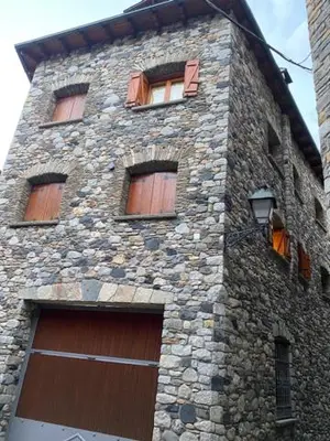 Edificio en el que se encuentra la casa o chalet