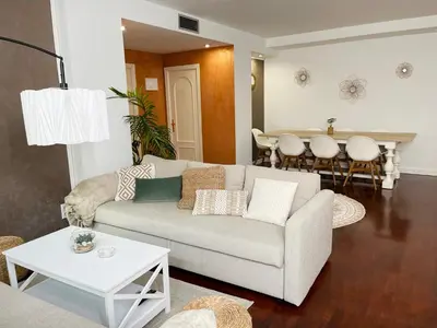 Zona de estar de Encantador apartamento de 125 m2 en pleno centro -Prime Video