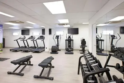 Gimnasio o instalaciones de fitness de NH Pamplona Iruña Park